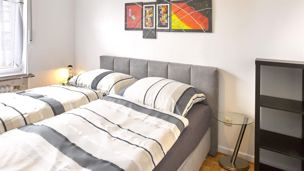 Doppelschlafzimmer (1) Doppelschlafzimmer (1)